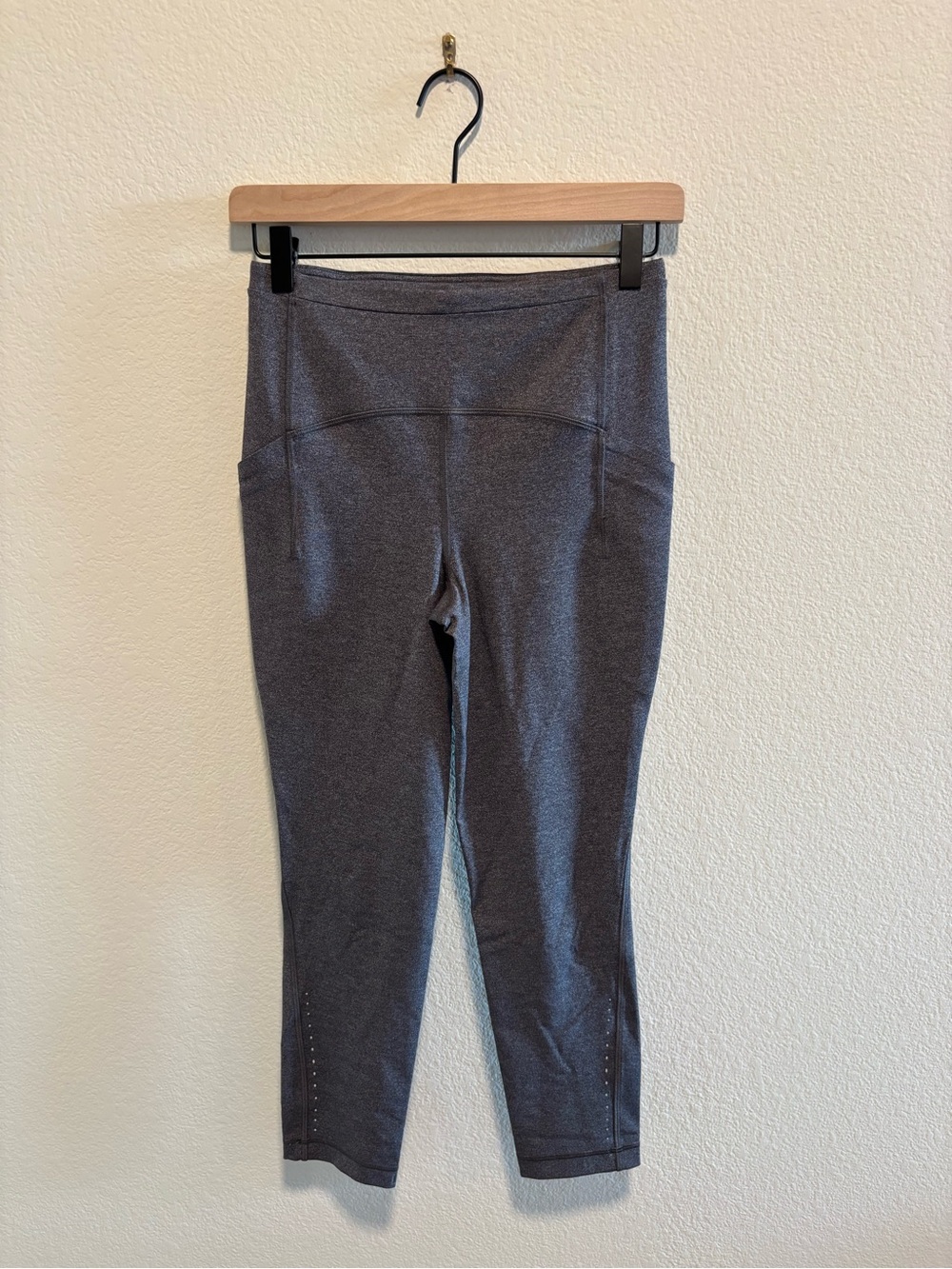 lululemon athletica Heathered Charcoal highrise ankle crop Leggings